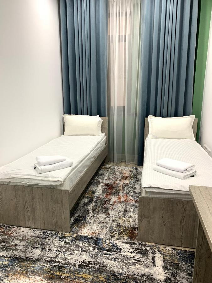 Magistral Hostel Bishkek Bagian luar foto