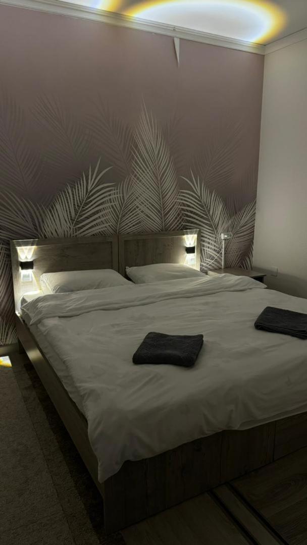 Magistral Hostel Bishkek Bagian luar foto